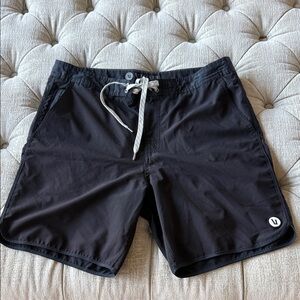 Vuori Men's L Black board Shorts
